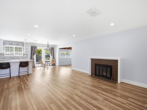 5th image of 157 Linda Street