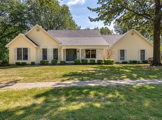 1107 Timberlane Dr, Charleston, IL