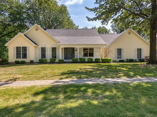 1107 Timberlane Dr, Charleston, IL 61920