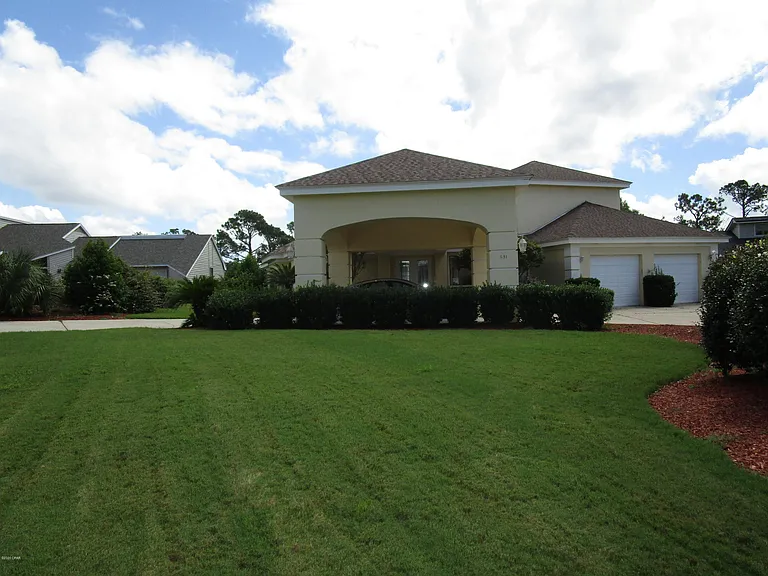 631 Amberjack Dr — Photo 1