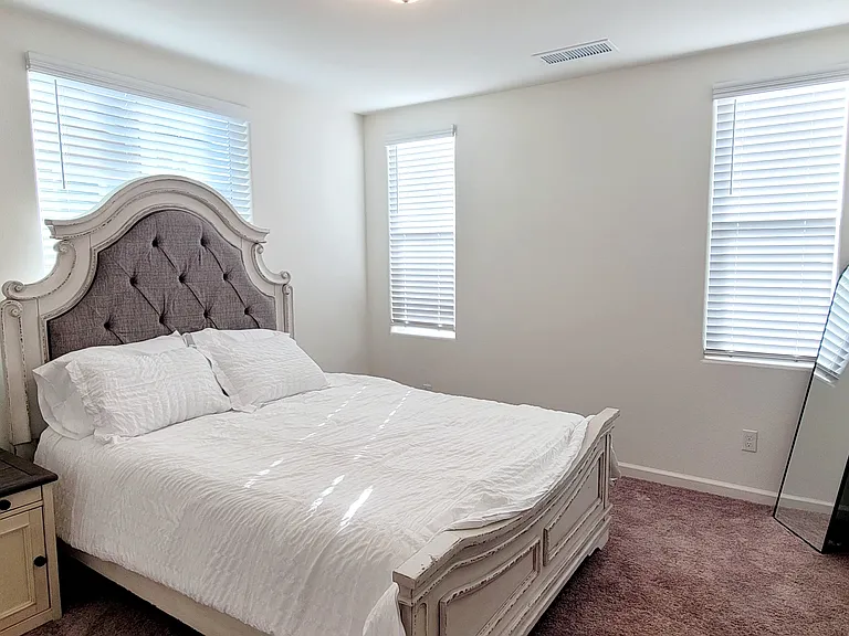 116 Aria Ave S — Photo 2