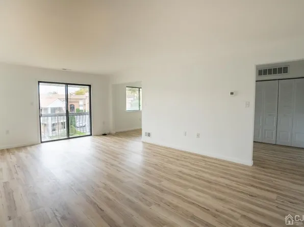 1513 Edison Glen Ter, Edison, NJ 08837