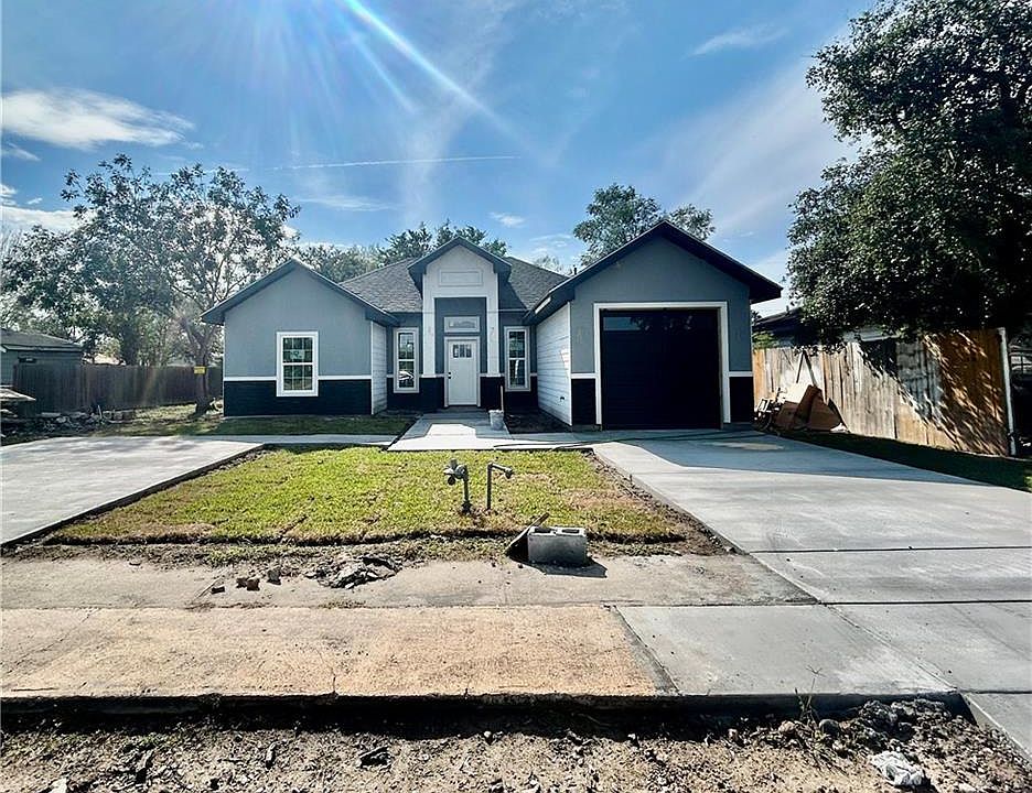 1st image of 310 W Ciro Caceres Ave
