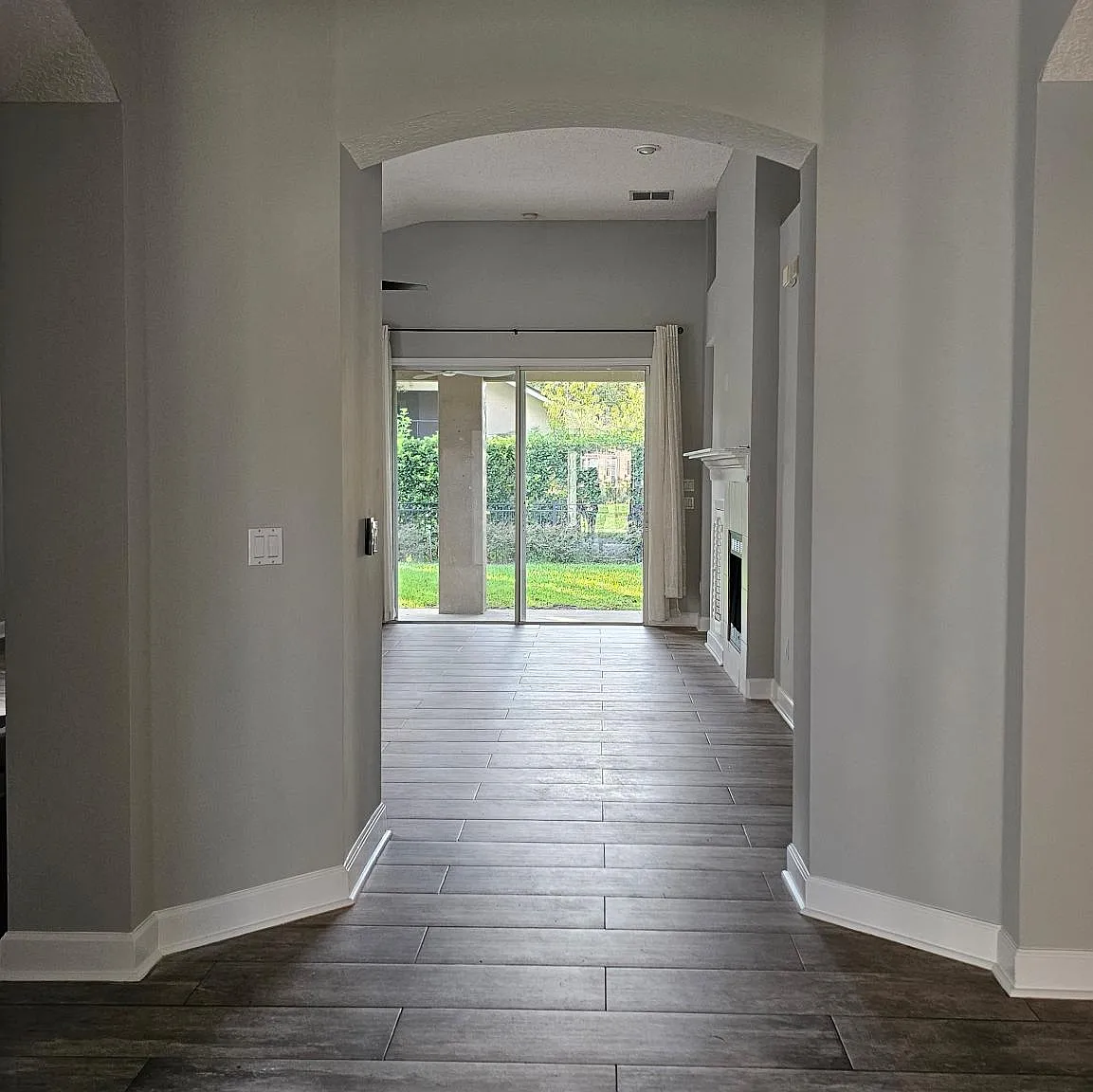 4 bed, 2344 sqft, $2,650 — Photo 3