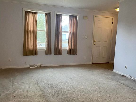 4th image of 529 W Race St