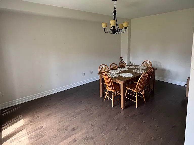 1011 Wickham Rd — Photo 7