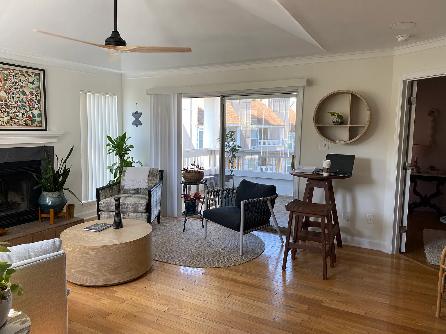 2 bed, 874 sqft, $2,700 — Photo 4