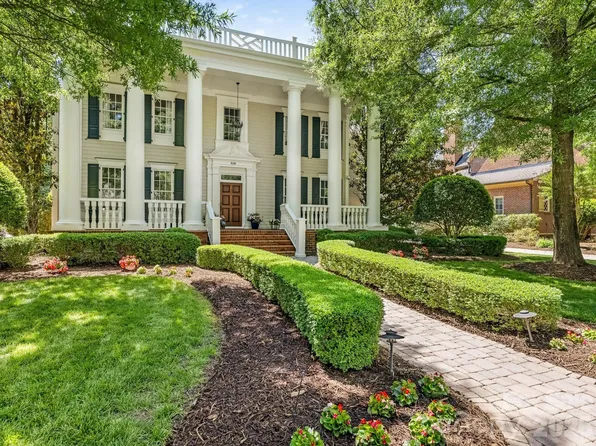 9146 Heydon Hall Cir, Charlotte, NC 28210