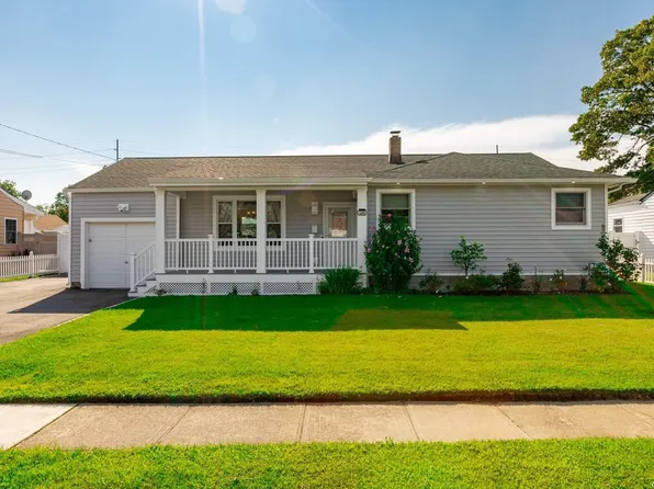1080 Gardiner Drive, Bay Shore, NY 11706