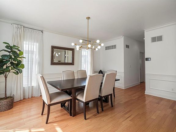 5th image of 7823 Greensfelder Ln