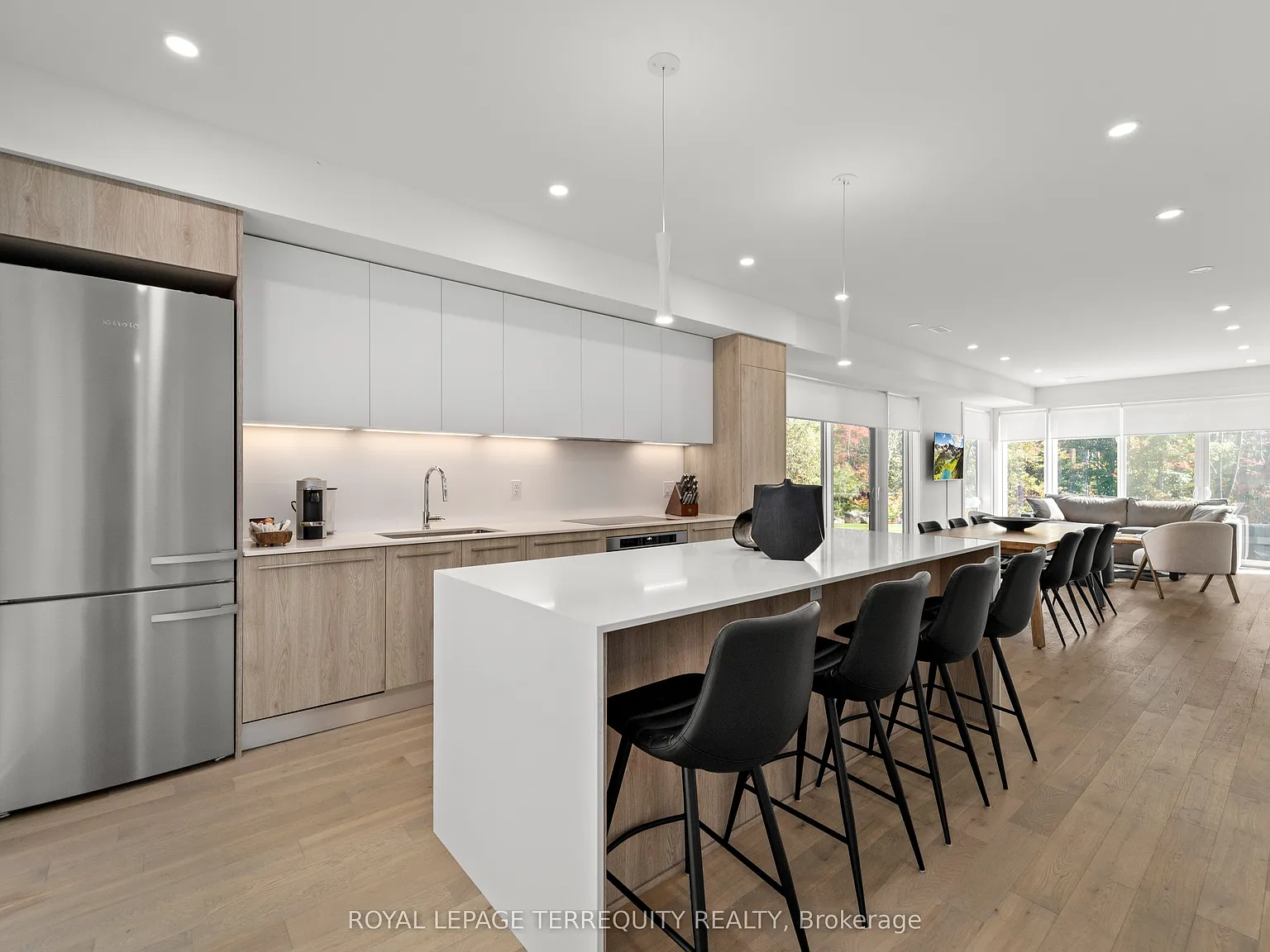3 bed, $4,795 — Photo 2