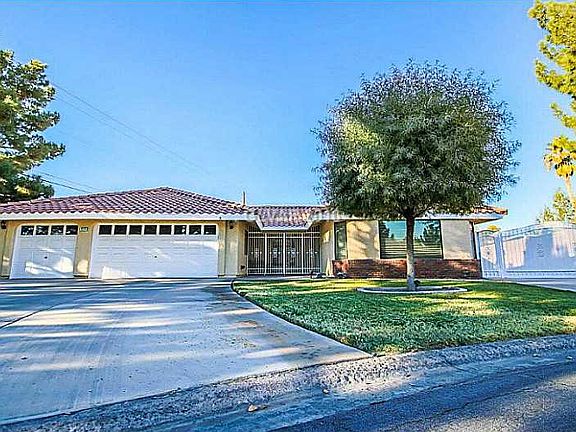 3rd image of 1524 Siboney Dr