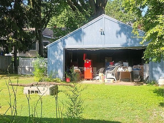 5th image of 2626 Archwood Pl