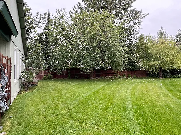 5703 Jennifer Cir — Photo 34