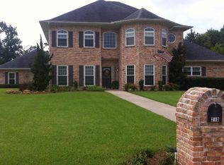 210 Colonial Hill Dr, Lufkin, TX 75901