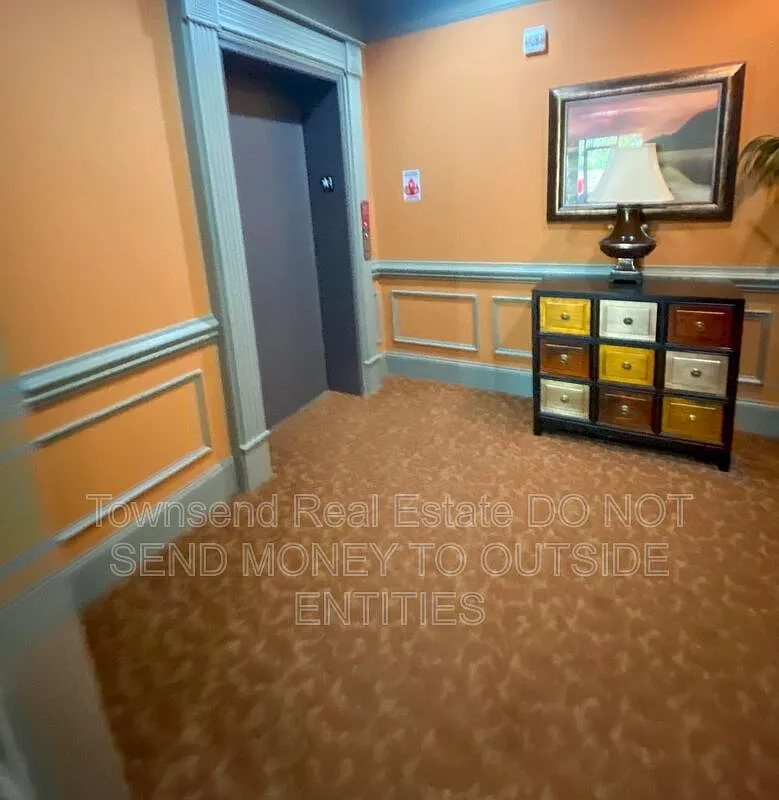 3 bed, 2.0 bath, 1716 sqft, $1,645 — Photo 3