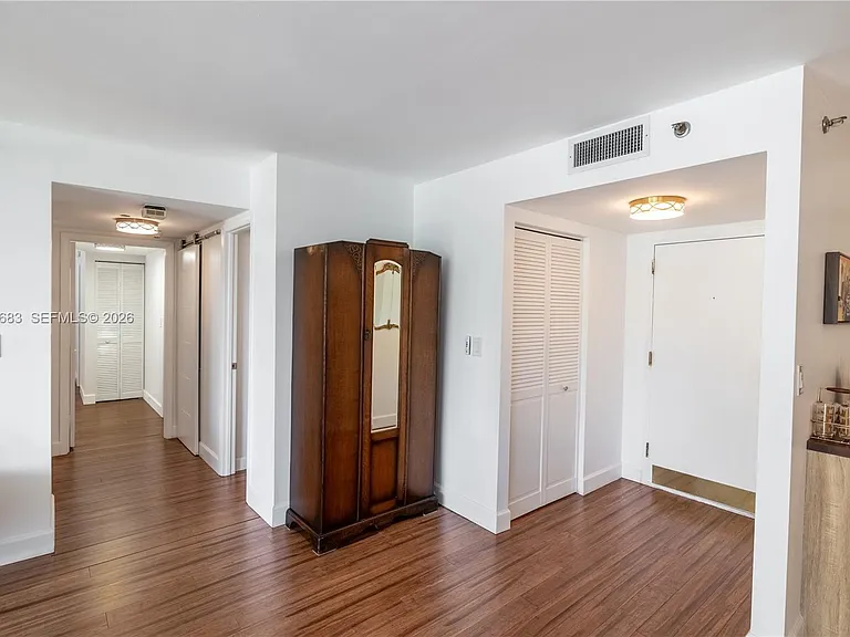 4000 Towerside Ter #308 — Photo 23
