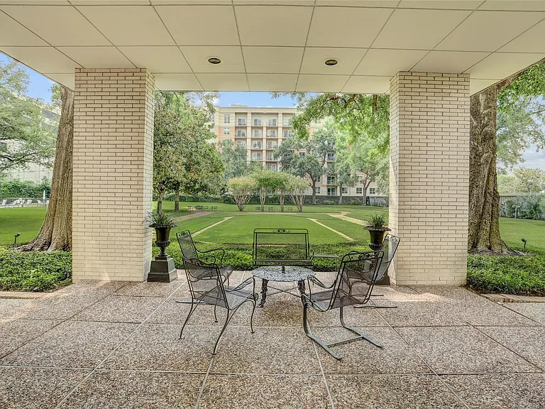 2701 Westheimer Rd #12E — Photo 22