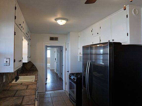 2nd image of 2105 Nabors Ln