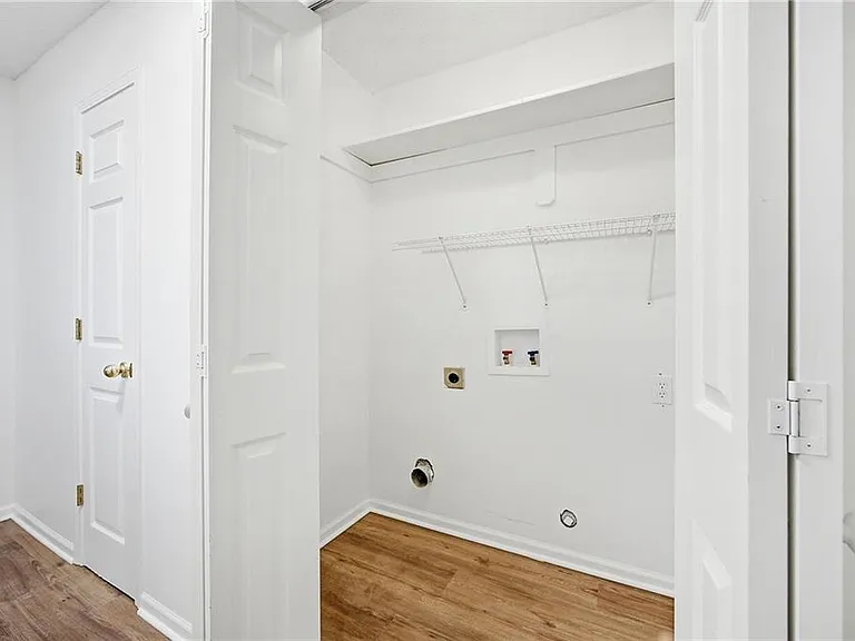 15209 Lamar Ave — Photo 17