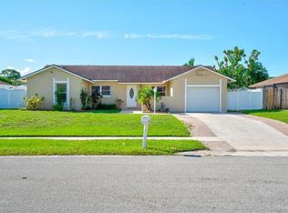 4388 Mediterranean Rd, Lake Worth, FL 33461