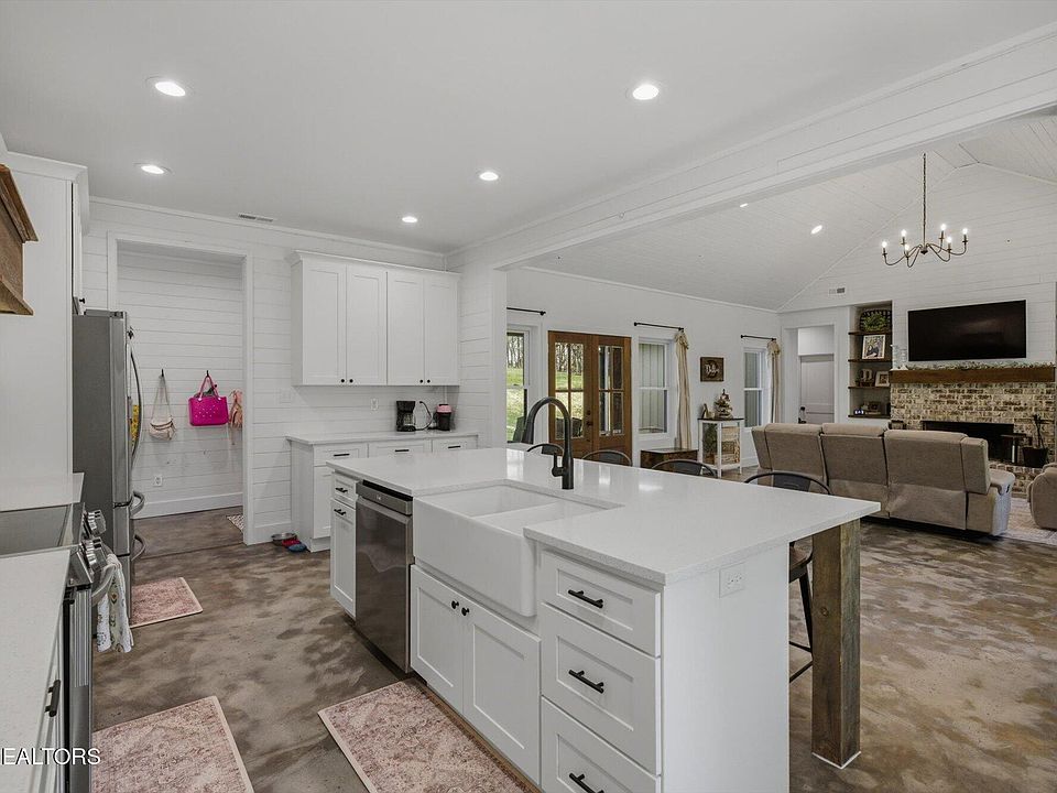 19th image of 8212 Barker Rd