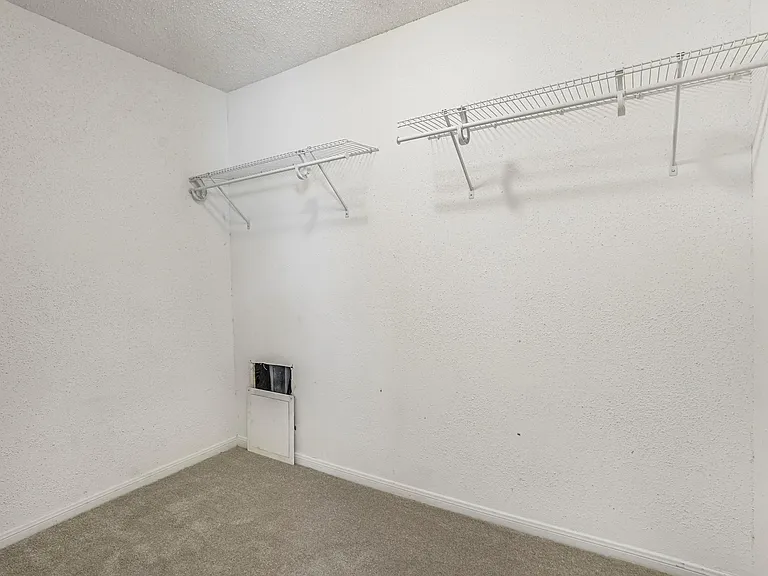 17810 Crestline Rd — Photo 19