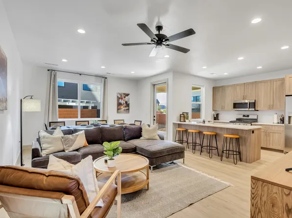 2420 Sage Dr #44, Santa Clara, UT 84765