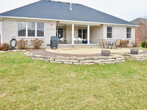 2nd image of 2867 Bloomsbury Dr S