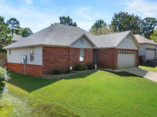 49 Park Ridge Dr, Maumelle, AR 72113
