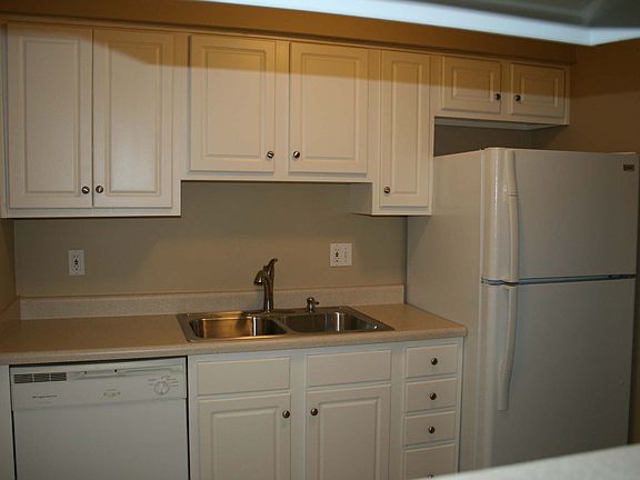 5th image of 1708 Mercury Blvd