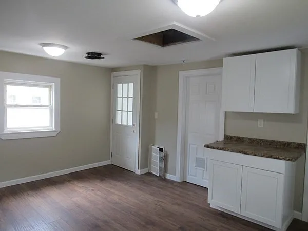 2 bed, 1350 sqft, $2,300 — Photo 4