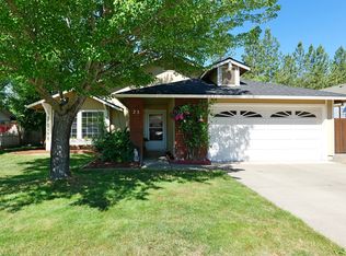 25 Kelley Ct, Shady Cove, OR 97539