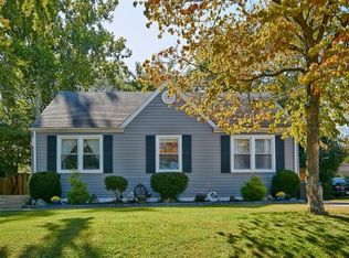 6737 Westlawn Dr, Falls Church, VA 22042