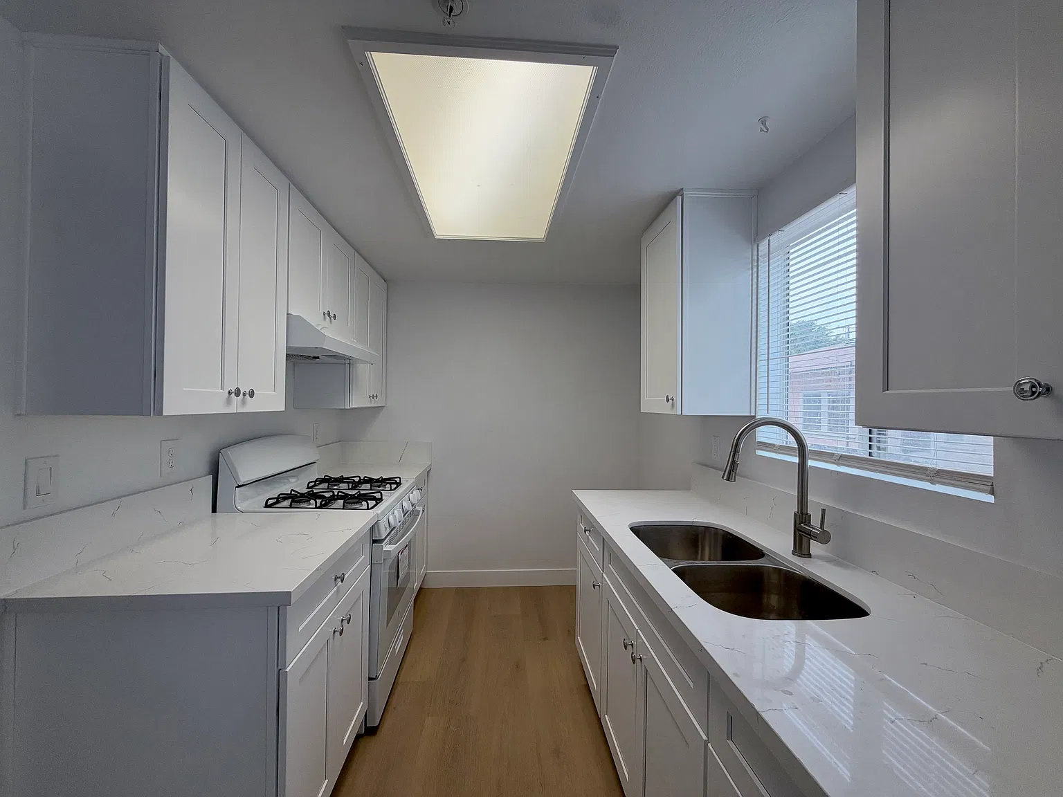 2 bed, 1.5 bath, 1050 sqft, $2,795 — Photo 4