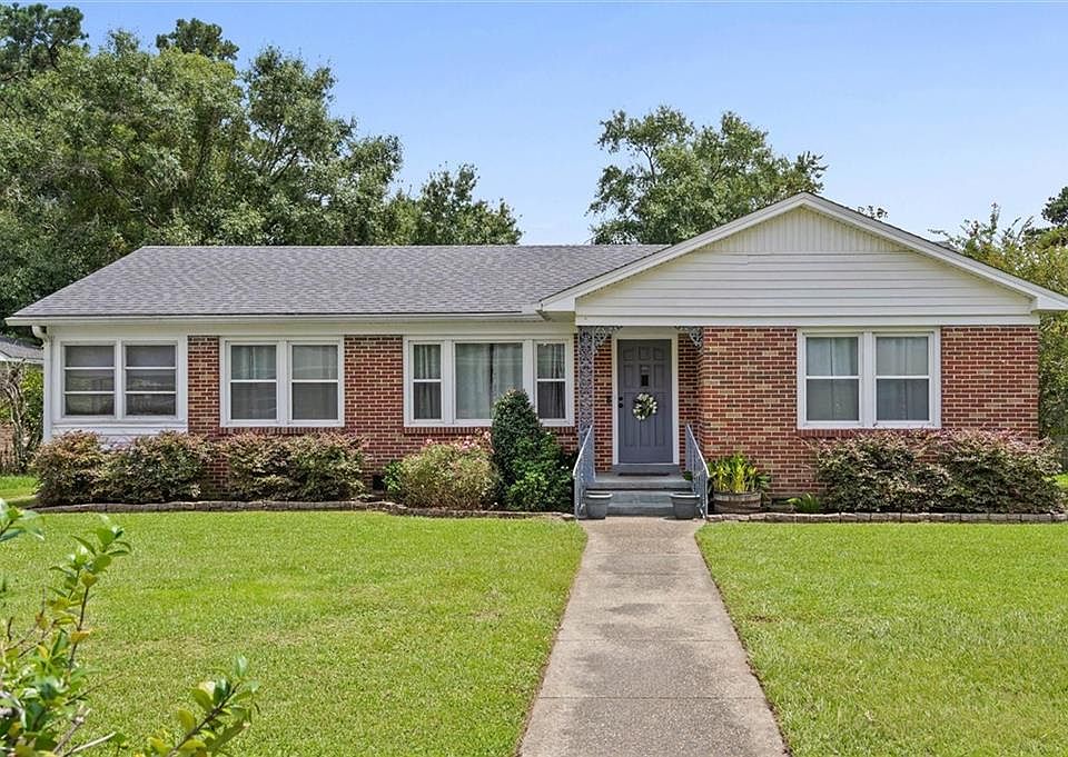 1st image of 2915 Brierwood Dr