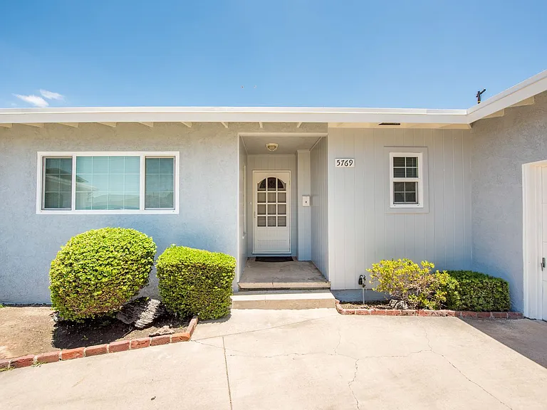 5769 E Oakbrook St — Photo 3