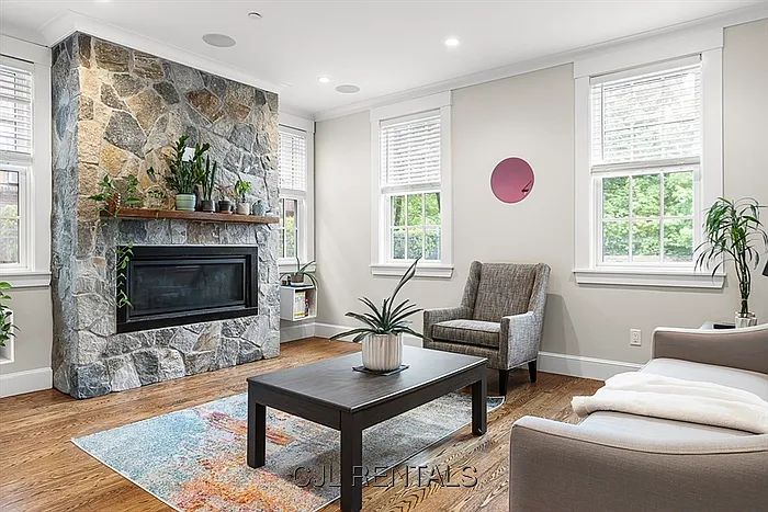 119 Highland Ave #B — Photo 8
