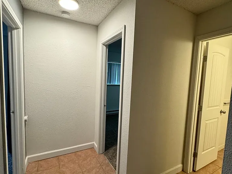Dry Creek Apartments — Photo 27