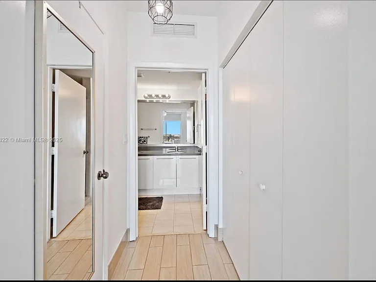 90 SW 3rd St #2406 — Photo 13