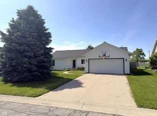 26 Hickory Ln S, Crawfordsville, IN 47933