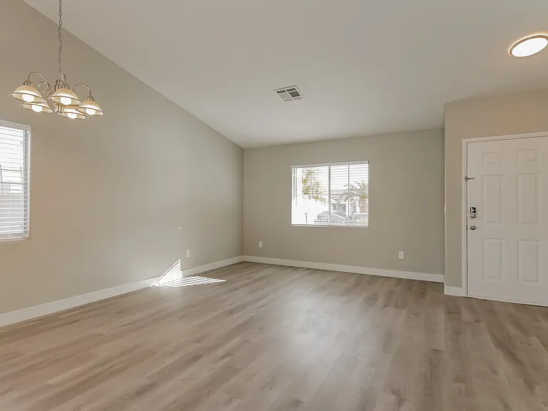 1212 Autumn Ridge Cir — Photo 3