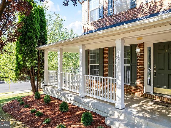 4th image of 300 N Old Dominion Ln