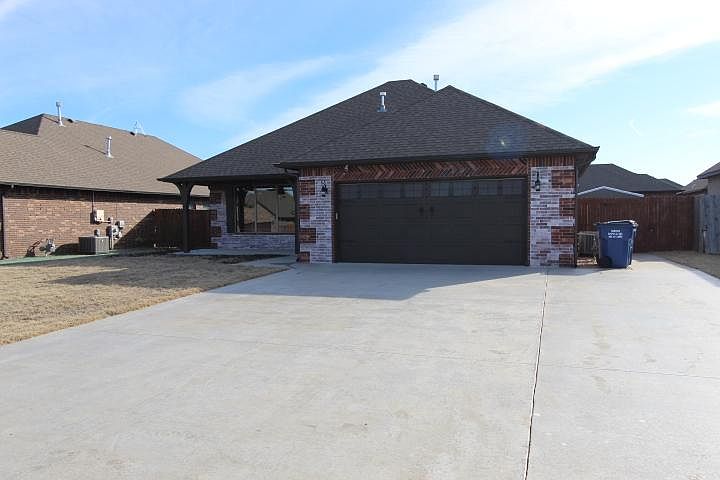1st image of 20558 Pioneer Dr