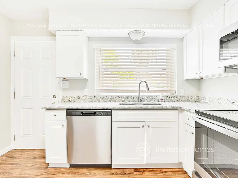 1115 N Powers Dr — Photo 8