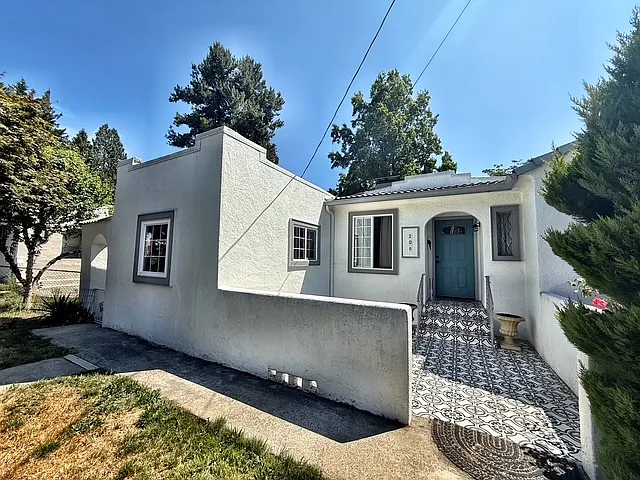208 S Summit Ave