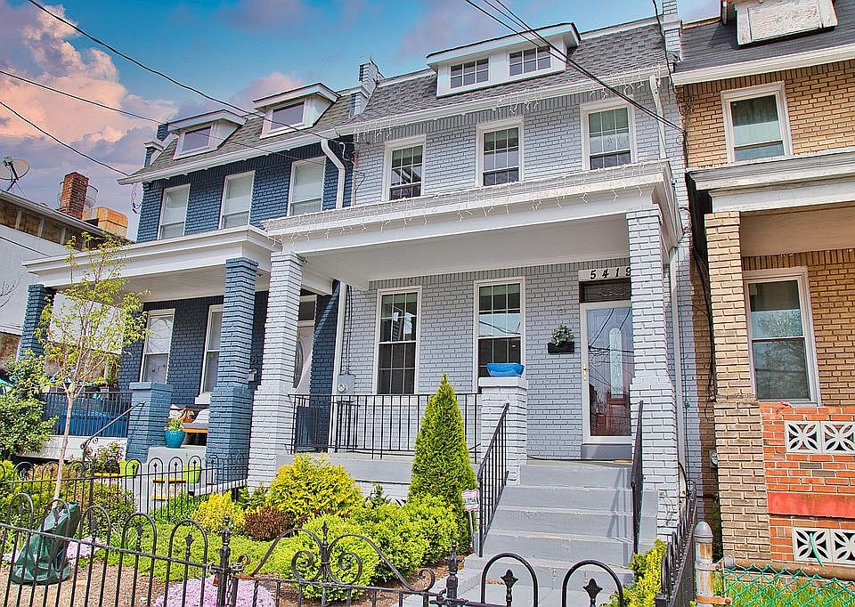 Totally rebuilt in 2017, this Brightwood Park/Petworth row house has it all