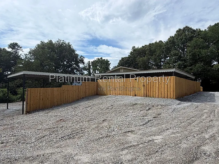1868 Quarry Rd NW — Photo 5