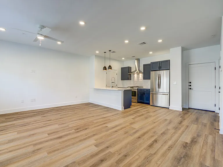 Escalon Townhomes — Photo 17