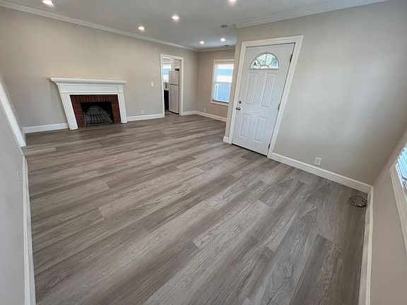 Living Room (N)